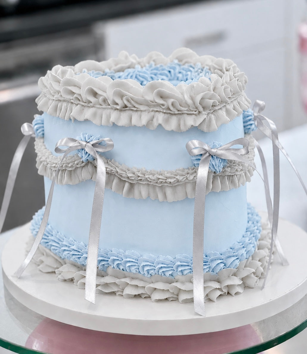 Vintage Cinderelle Cake-classic vintage heart