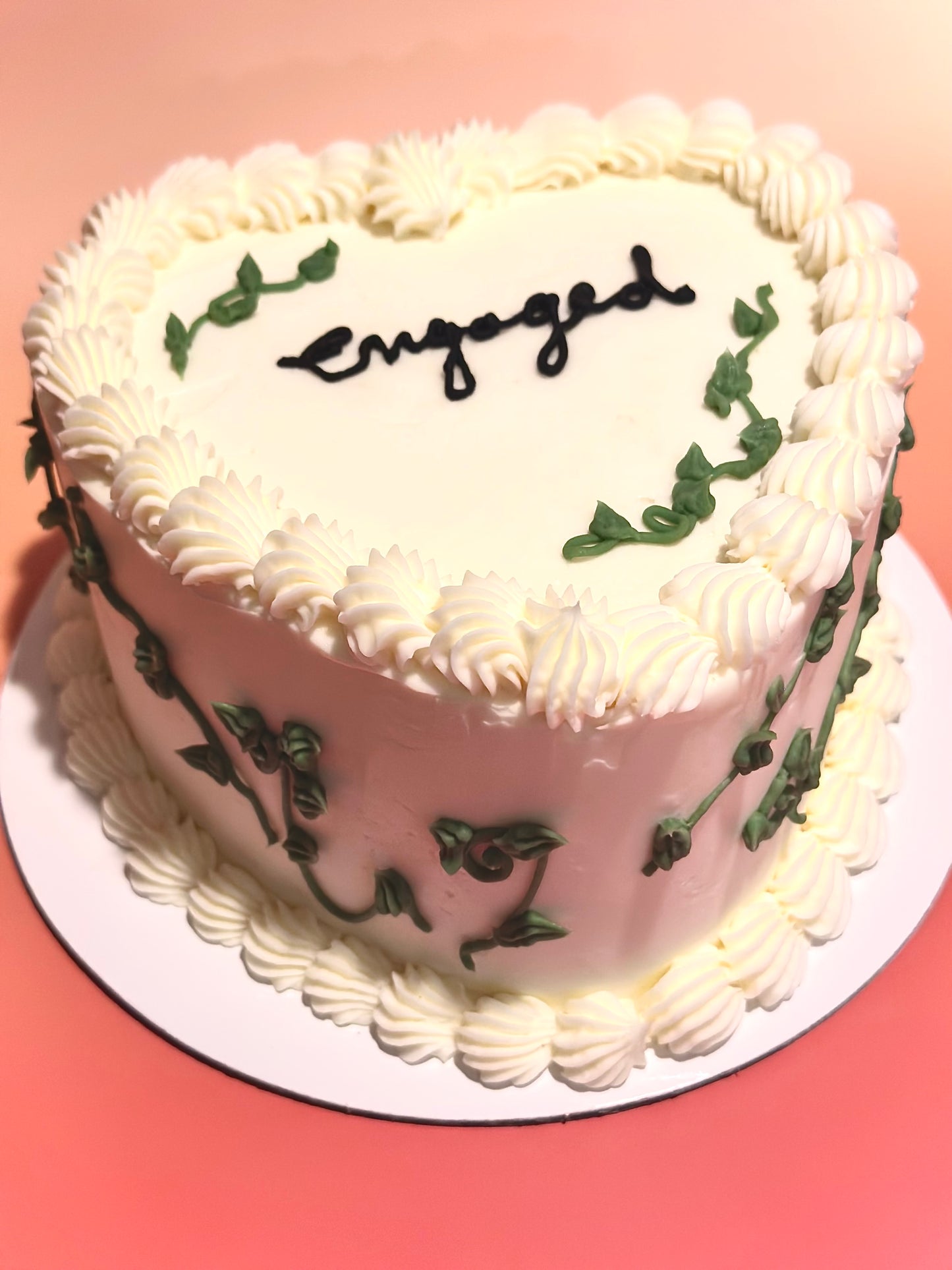 Vintage Heart "Tangled Vines" Cake