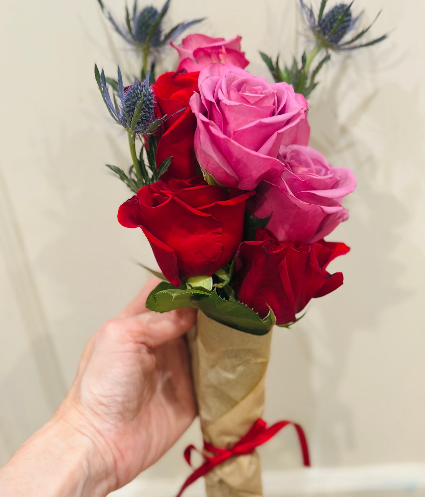 Cloud cake with berries and buttercream/Floral bouquet