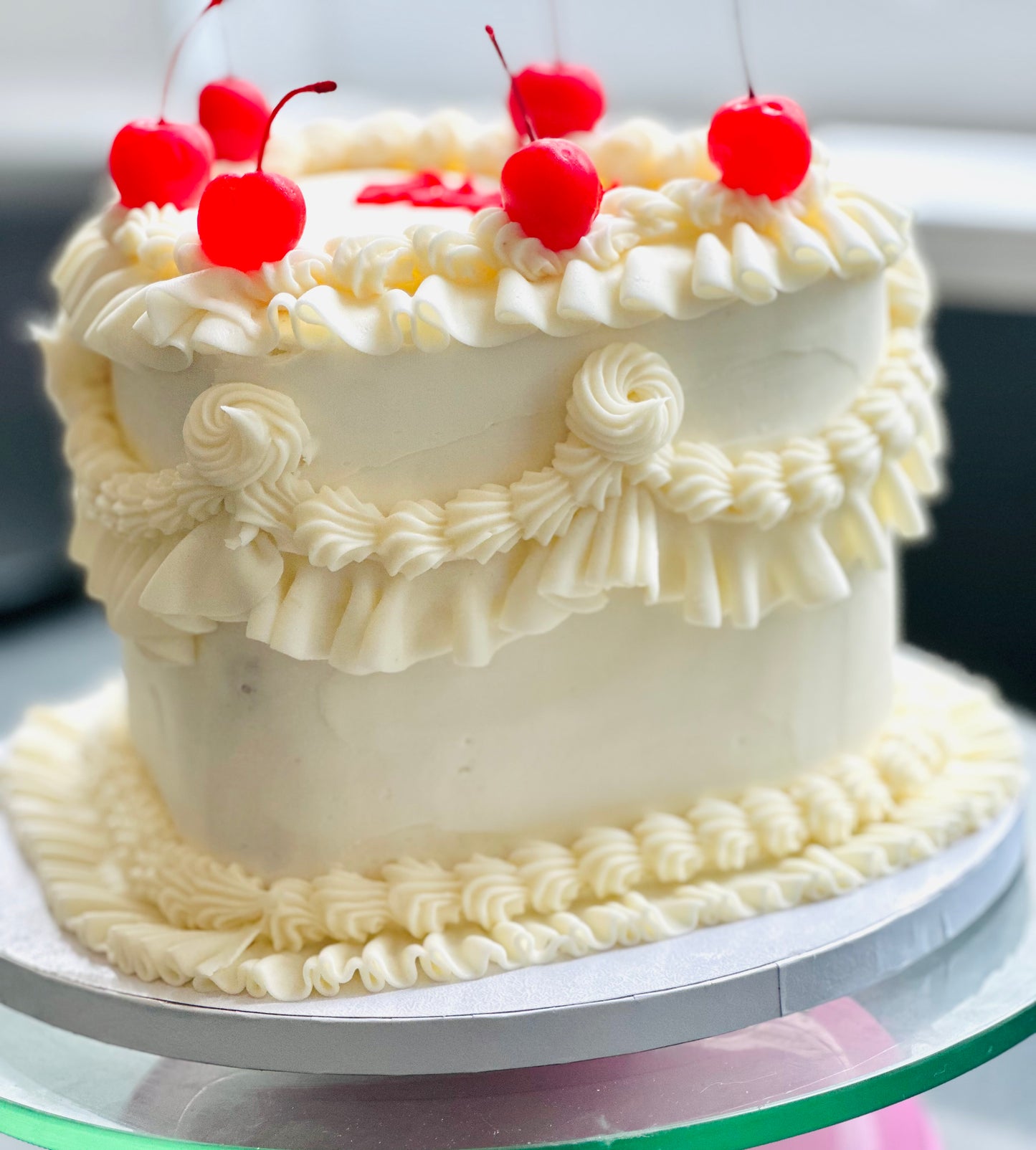 Vintage Retro Isabelle Heart Cake- classic vintage heart