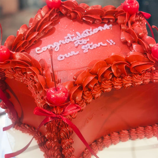 Vintage Scarlett Star Cake- classic vintage heart